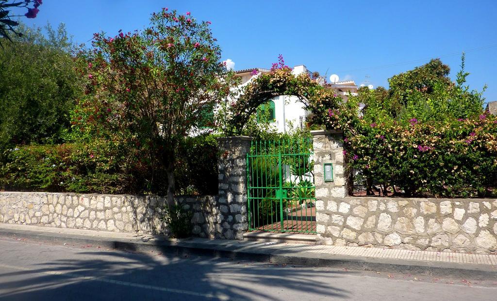 Seafront Apartments Garden House Taormina Phòng bức ảnh