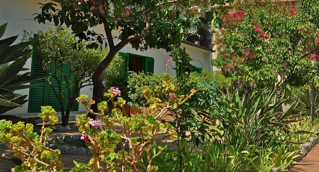 Seafront Apartments Garden House Taormina Phòng bức ảnh